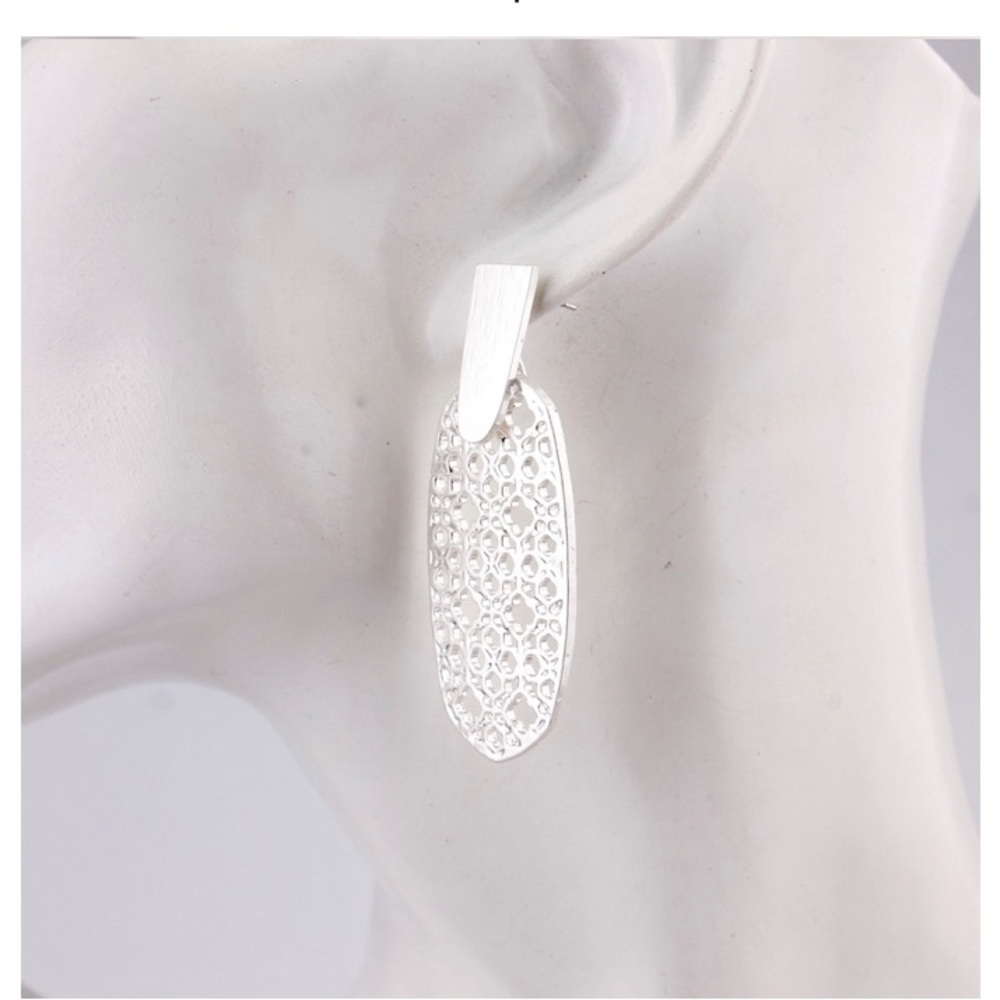 NEW Hollow Clover Filigree earrings 3 color choice - Picture 6 of 7
